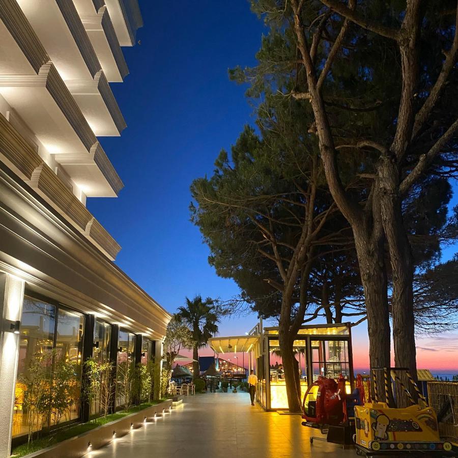 Klajdi Resort & Spa ゴーレム エクステリア 写真 The hotel at sunset