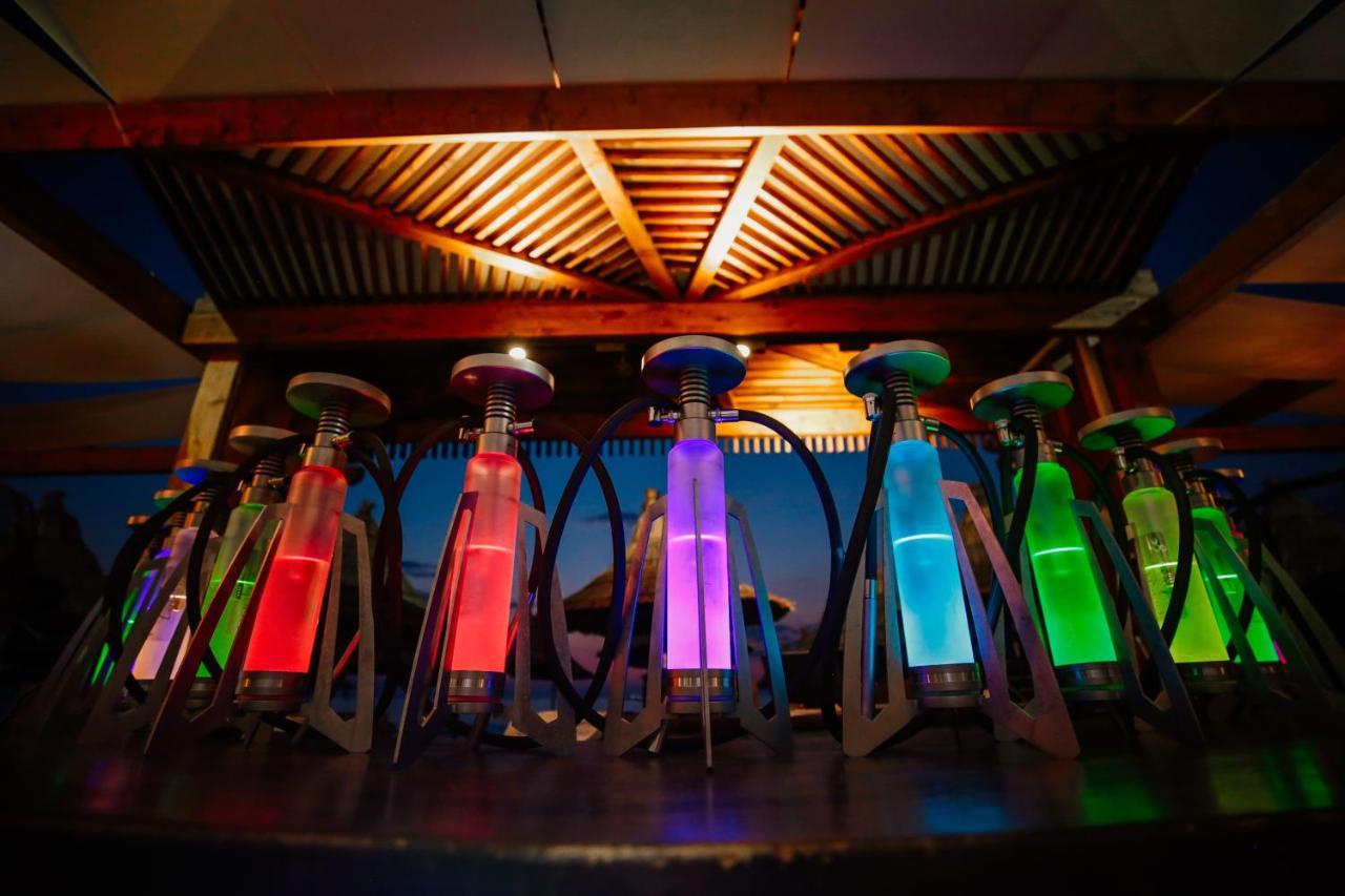 Klajdi Resort & Spa ゴーレム エクステリア 写真 A row of lava lamps