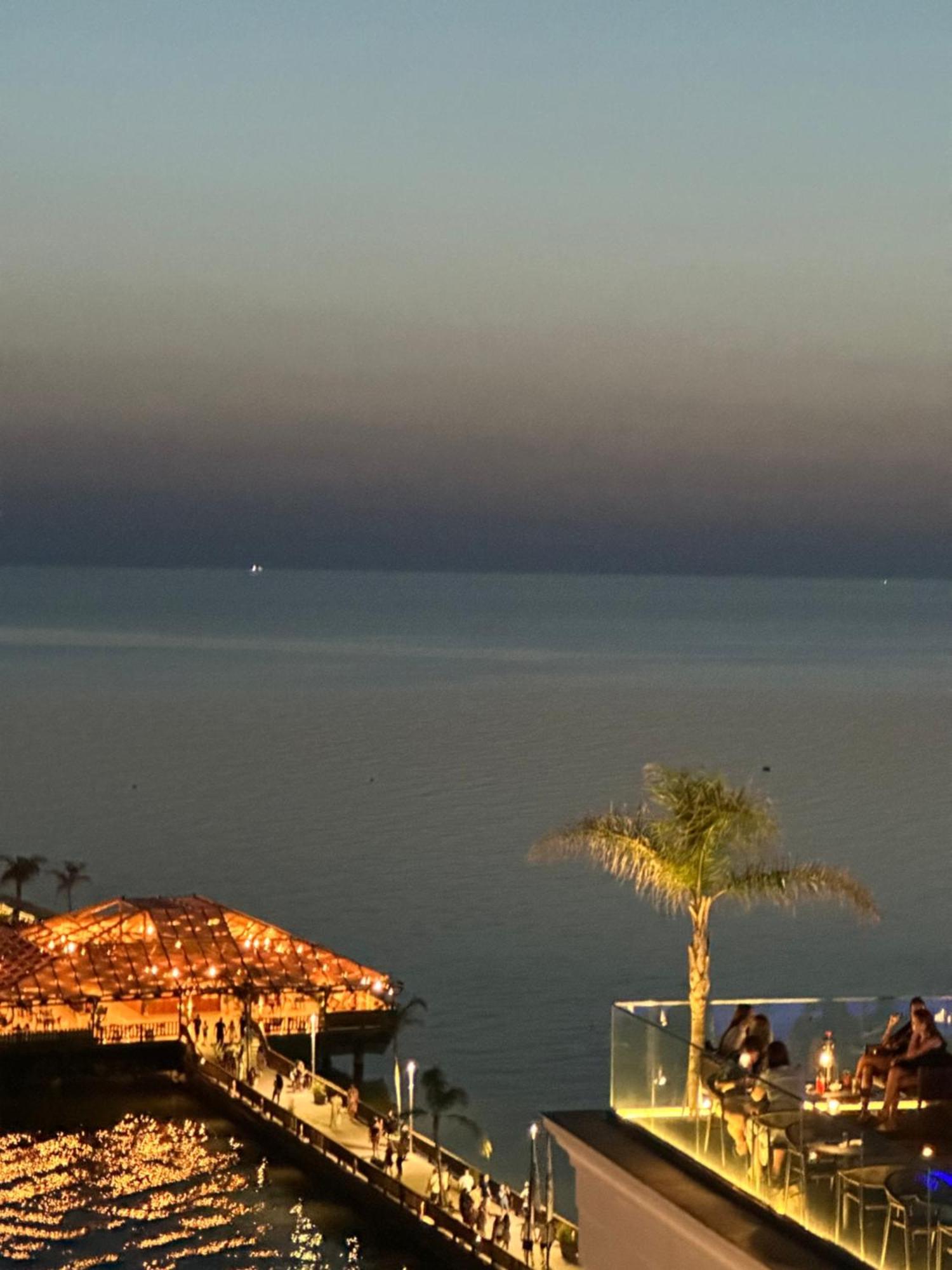 Klajdi Resort & Spa ゴーレム 部屋 写真 View of the Dead Sea from the Dead Sea Resort