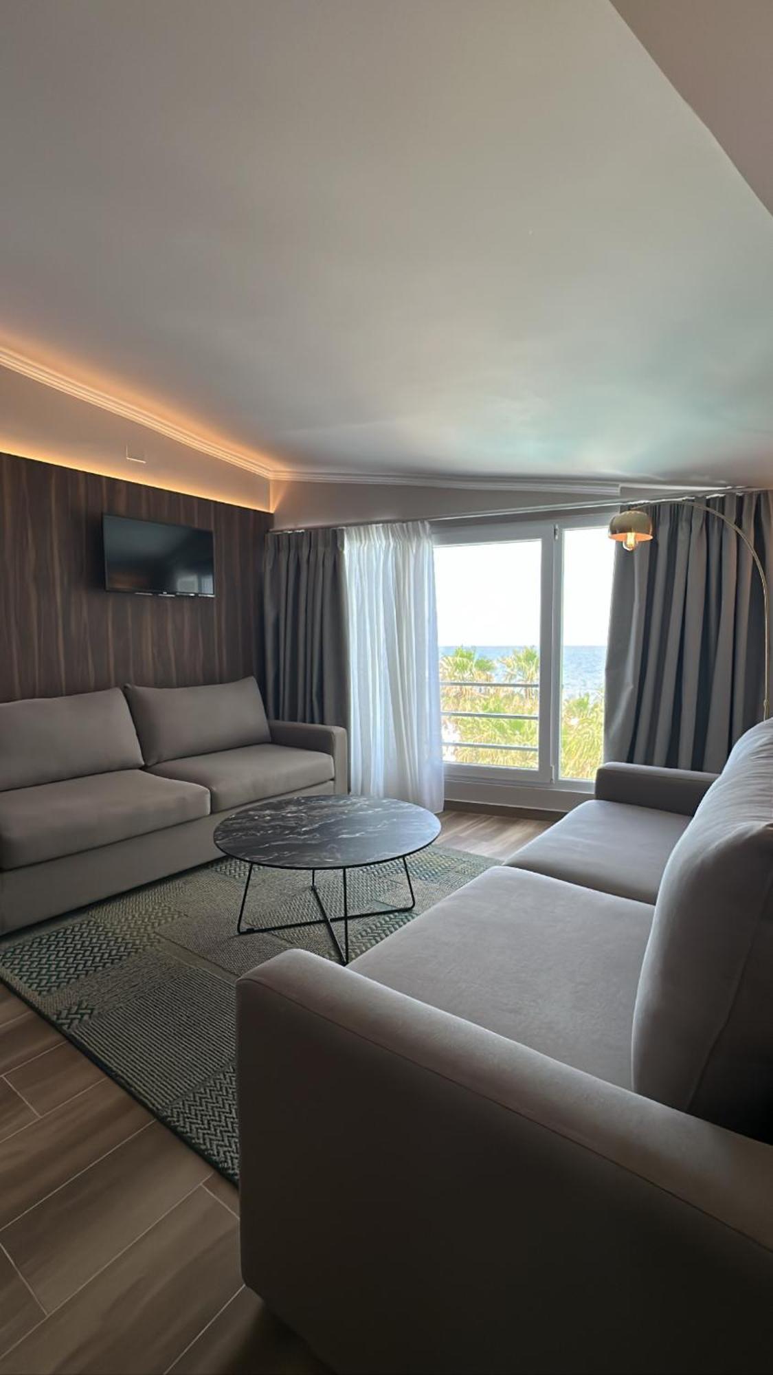 Klajdi Resort & Spa ゴーレム 部屋 写真 A living room in a hotel